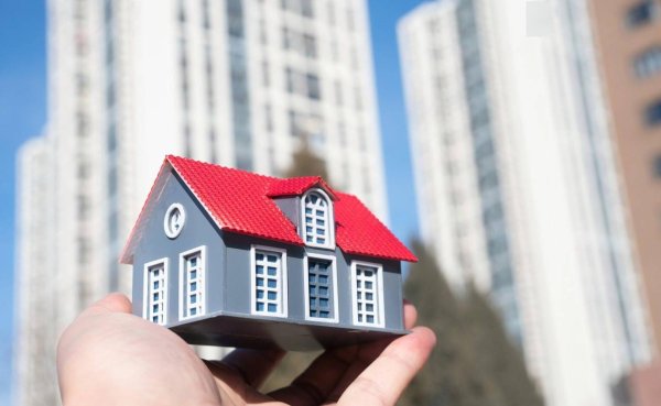 云操盘 当下房子跌到这样了，为什么劝你买和不买的人，都可能错了？